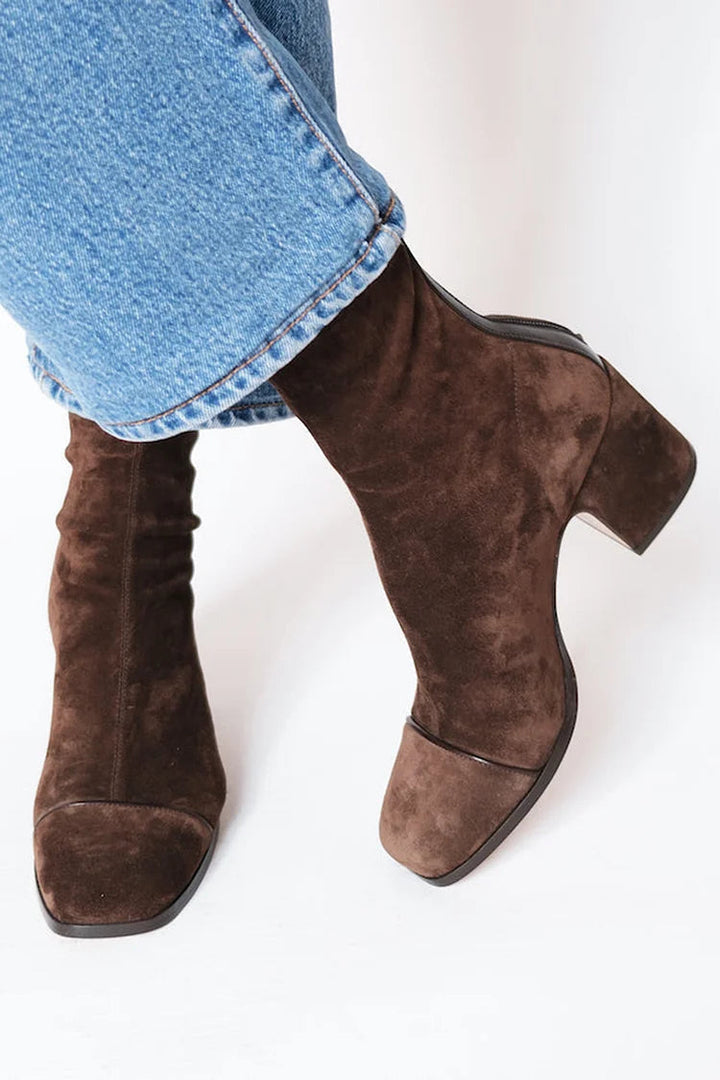 SQUARE TOE BOOTS