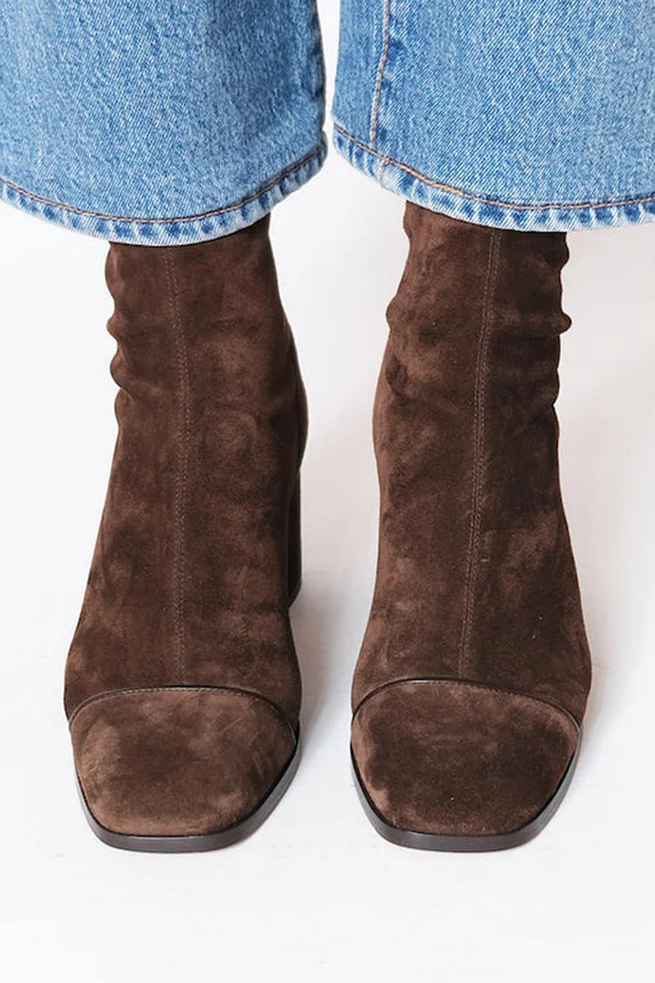 SQUARE TOE BOOTS