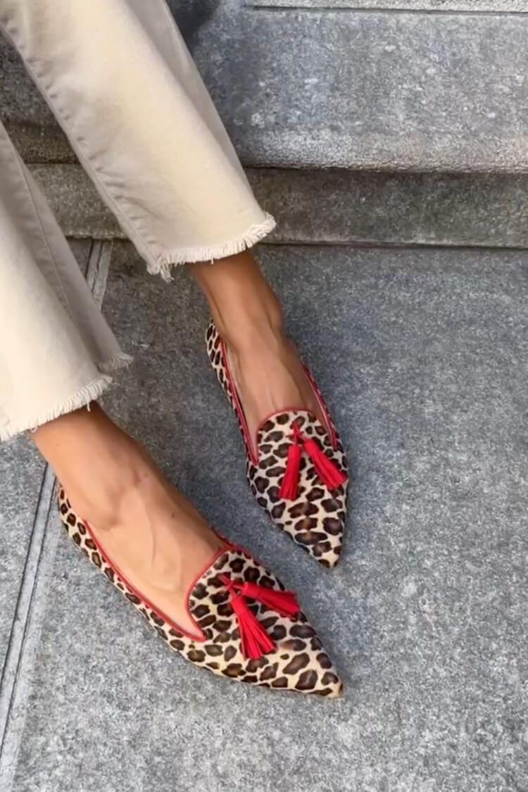 POINTED LOAFERS WITH FRINGE DETAILS