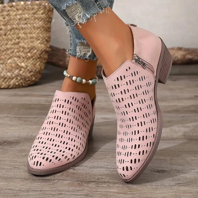 SAVANNAH – CHIC CUTOUT SIDE BOOTIES