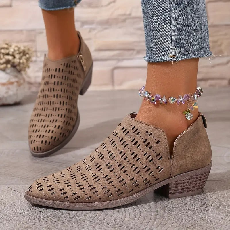 SAVANNAH – CHIC CUTOUT SIDE BOOTIES