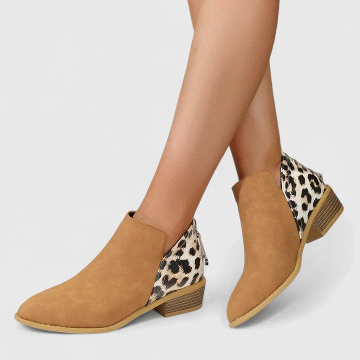 LISA – CHIC ANKLE BOOTIE WITH ACCENT