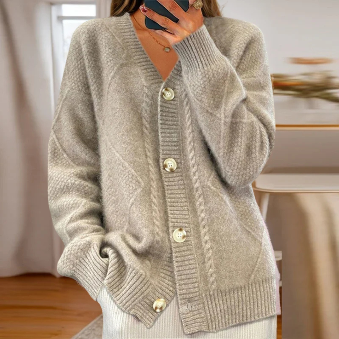 Éloise | Cozy Cable-Knit Sweater