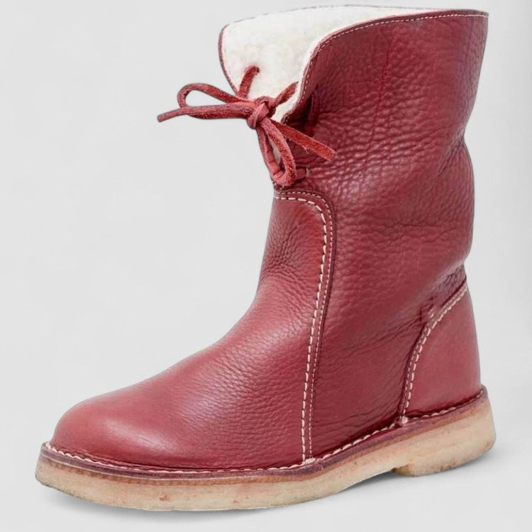 GUINEVERE – COZY LACE-UP BOOTS